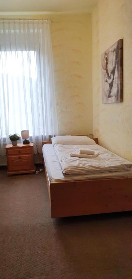 Hotel Zum Deutschen Eck Велберт Екстериор снимка